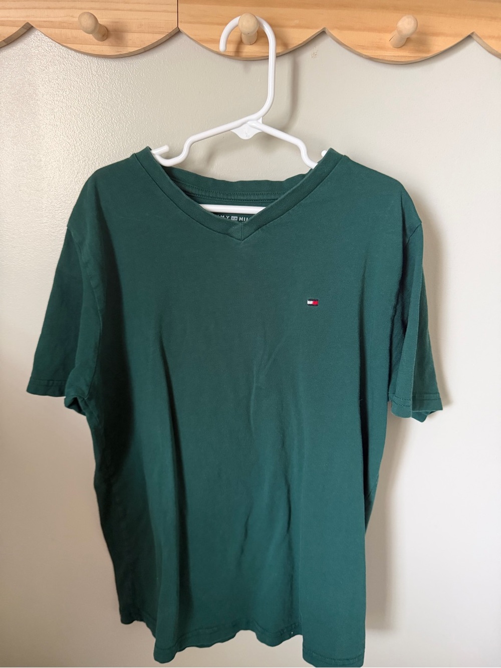 Tommy Hilfiger Boys M (12-14) Green Solid Cotton Knit V-Neck Logo Short Sleeve